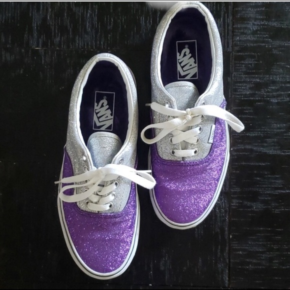 Vans (MAKE ME AN OFFER) - Picture 2 of 3